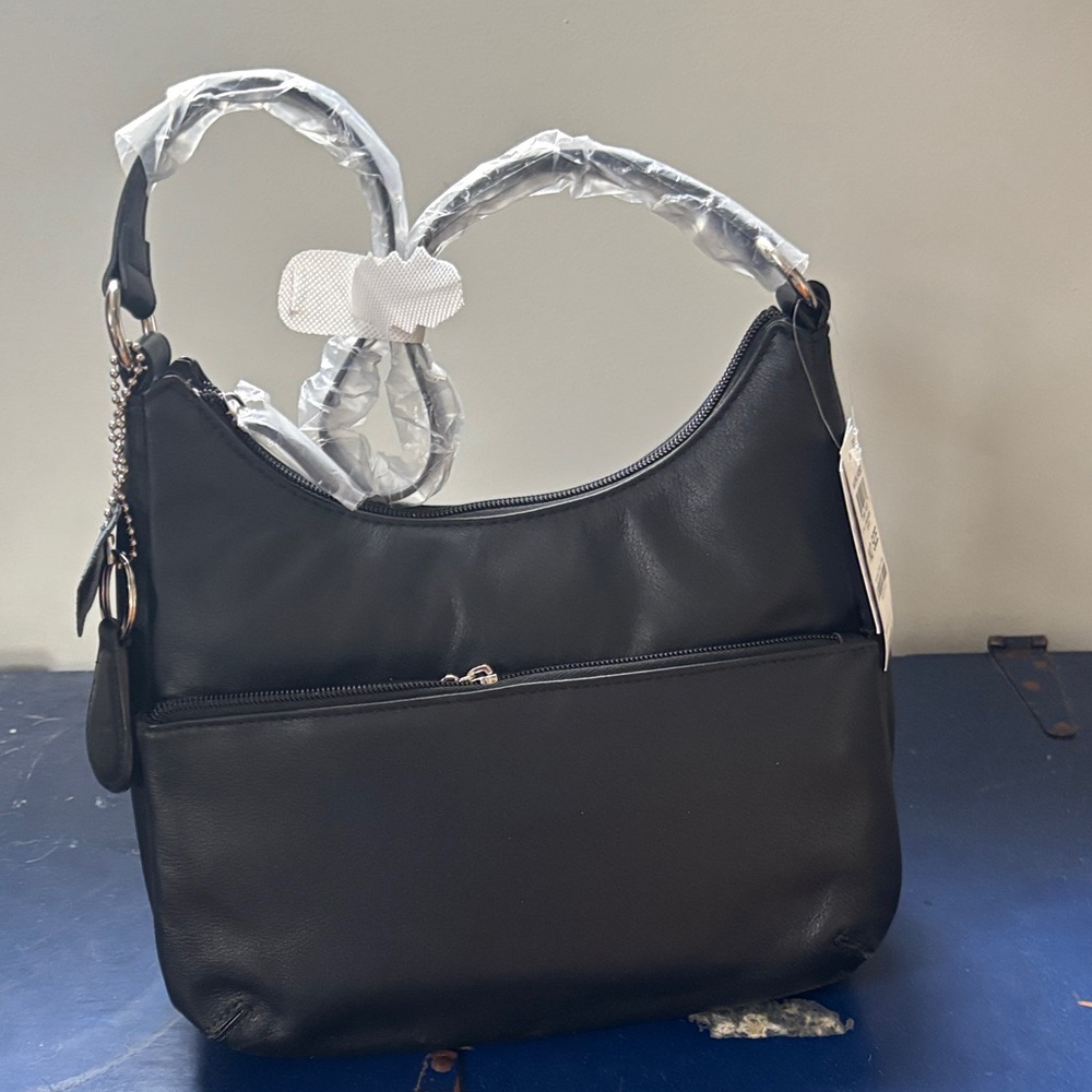 Elegant Black Leather Shoulder Bag